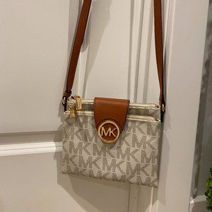 Michael Kors Crossbody Bag